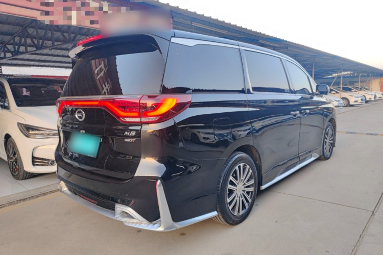 广汽传祺 传祺M8 2023款 领秀系列 390T 尊贵版车身外观6005