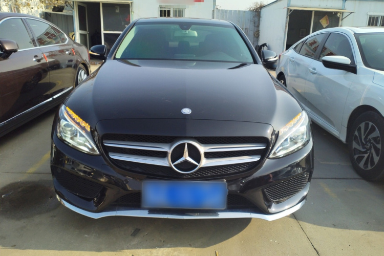 奔驰C级 2017款 C 180 L 运动版车身外观2