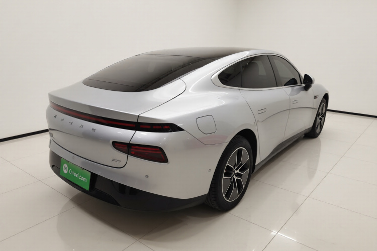 小鹏P7 2023款 P7i 702 Pro车身外观7