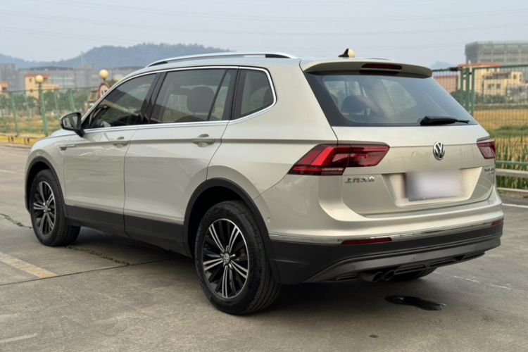 大众 途观L 2017款 330TSI 自动两驱旗舰版车身外观6006