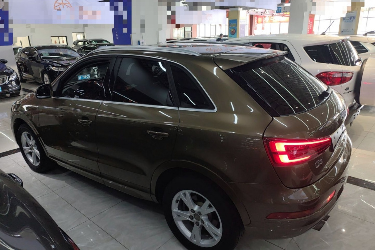 奥迪Q3 2017款 30 TFSI 时尚型车身外观4