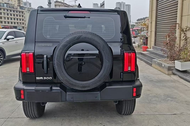 坦克300 2023款 越野版 2.0T 征服者车身外观6004