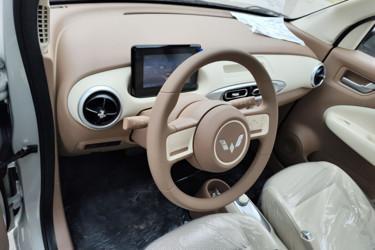 五菱汽车 宏光MINIEV 2025款 四门版 进阶款中控内饰7002