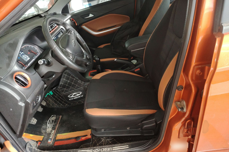 奇瑞 瑞虎3X 2017款 1.5L 手动都市领先版中控内饰19