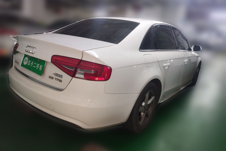 奥迪A4L 2013款 35 TFSI 自动标准型车身外观7