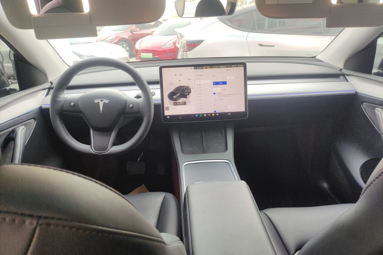 特斯拉 Model Y 2023款 后轮驱动版中控内饰7002