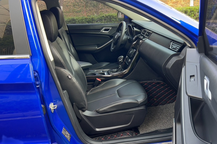 江铃 驭胜S330 2016款 1.5L GTDi 自动两驱尊贵版局部细节41