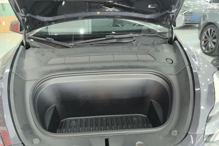 特斯拉 Model Y 2024款 后轮驱动版机舱底盘24