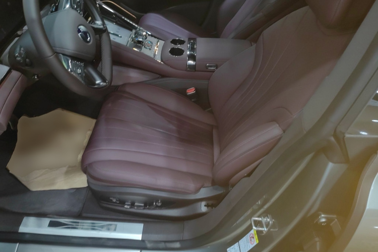 腾势Z9GT 2024款 1100四驱Ultra版中控内饰19