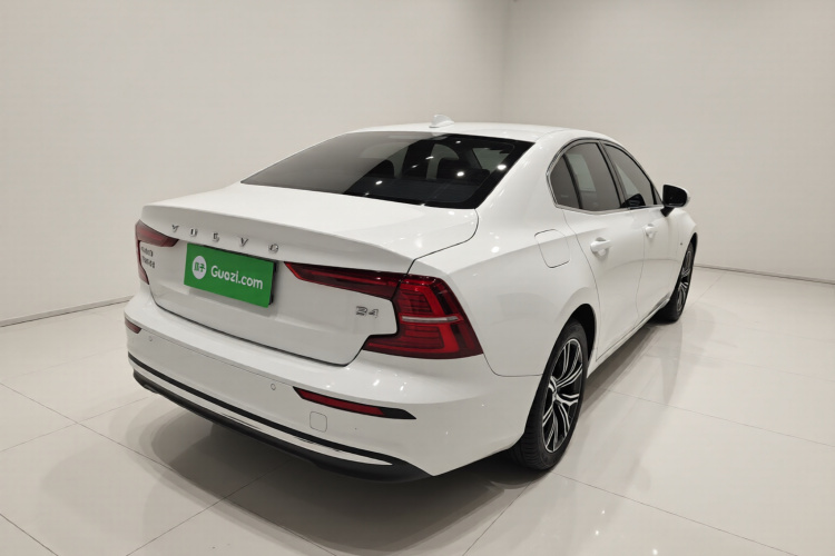 沃尔沃S60 2025款 B4 智逸豪华版车身外观7