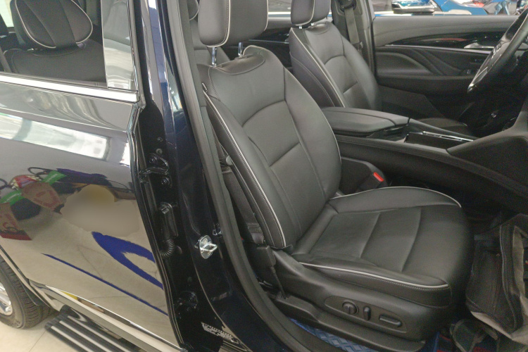 别克 昂科旗 2022款 652T 四驱尊享旗舰型 6座局部细节41