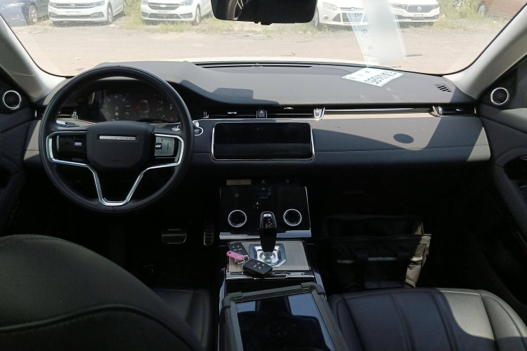 路虎 揽胜极光 2022款 极光L 249PS R-Dynamic 豪华版中控内饰7002