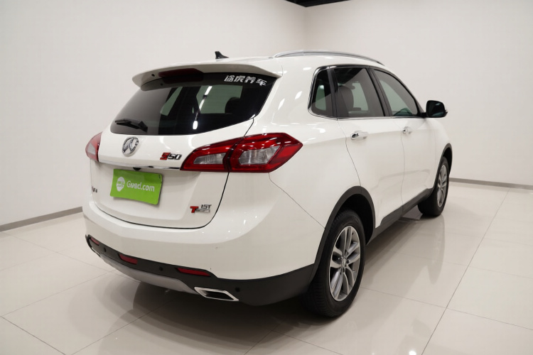 北汽威旺S50 2016款 1.5T CVT乐动尊享型车身外观7