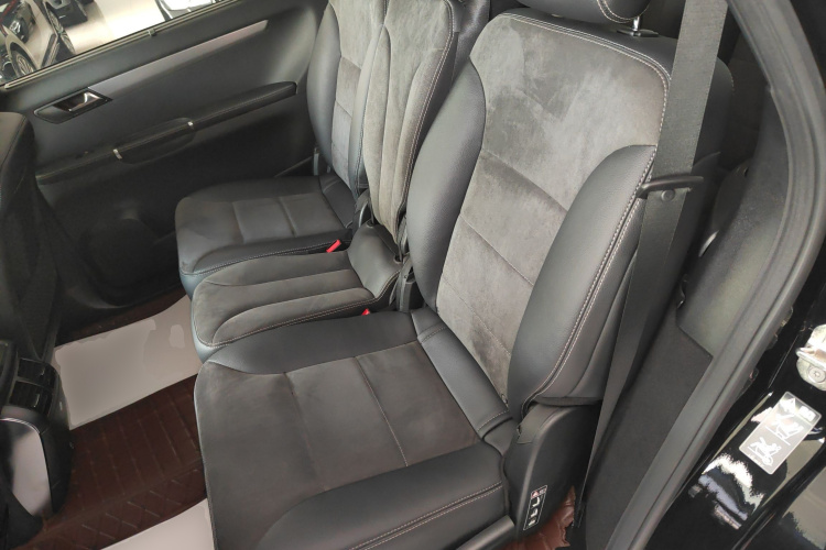 奔驰R级 2014款 R 320 4MATIC 商务型中控内饰21