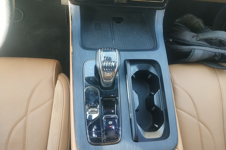 广汽传祺 传祺ES9 2024款 PHEV 143km 旅行者 Max局部细节18