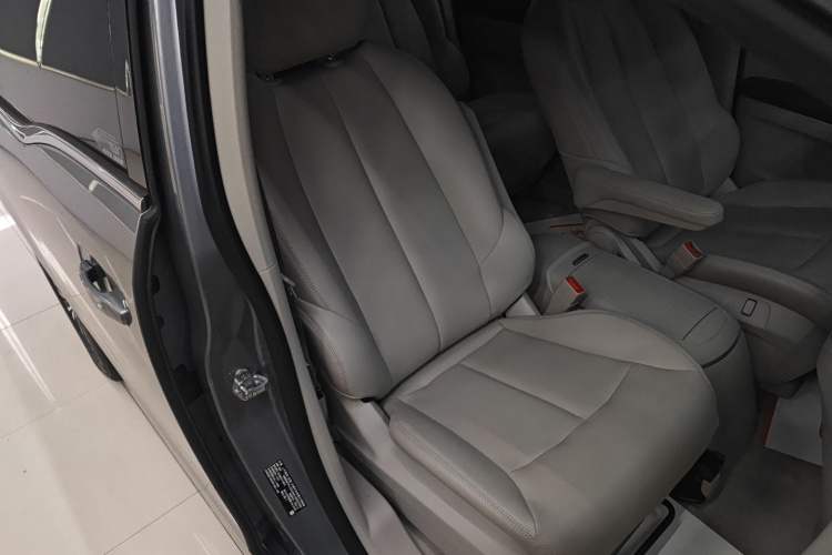 别克GL8 2023款 陆上公务舱 智享型局部细节41