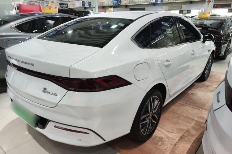 比亚迪 秦PLUS 2024款 荣耀版 DM-i 120KM领先型车身外观7