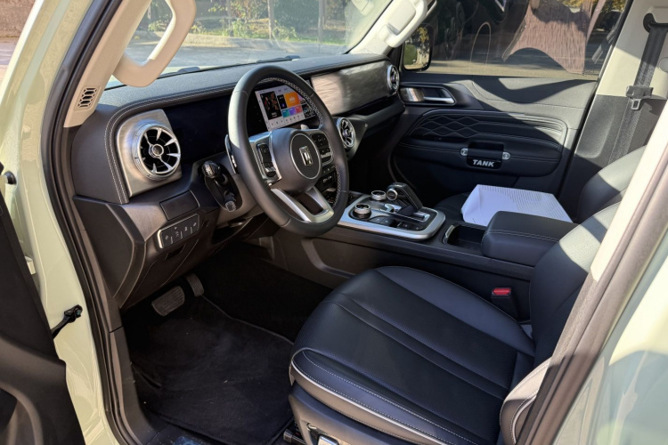 坦克300 2024款 2.0T 穿越者中控内饰7001