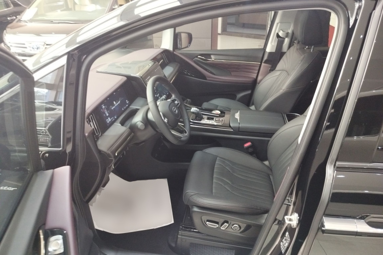 广汽传祺 传祺M8 2024款 大师系列 400T 至尊版中控内饰20