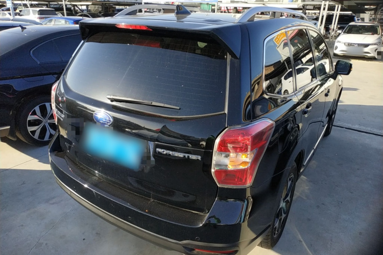 斯巴鲁 森林人 2015款 2.0i 特装纪念版车身外观7