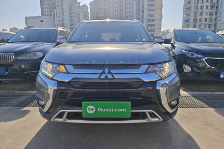 三菱 欧蓝德 2019款 2.0L 两驱畅享版 7座 国VI车身外观2