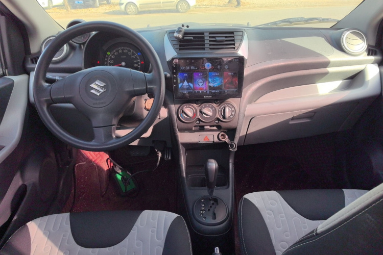 铃木 奥拓 2013款 1.0L 自动豪华型中控内饰12