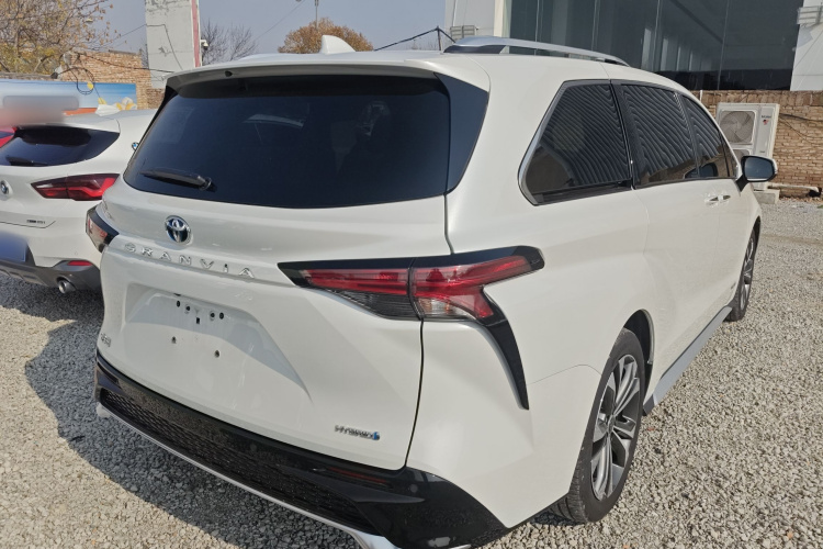 丰田 格瑞维亚 2023款 2.5L混动 尊贵PLUS版车身外观6005