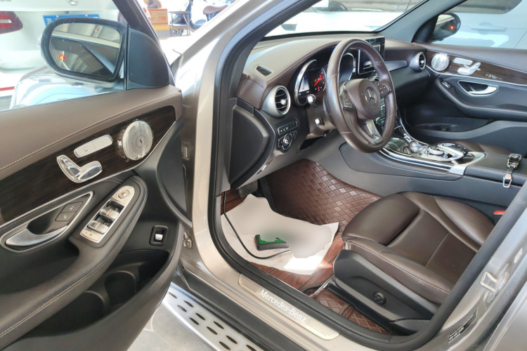 奔驰GLC 2019款 GLC 260 L 4MATIC 豪华型中控内饰7003