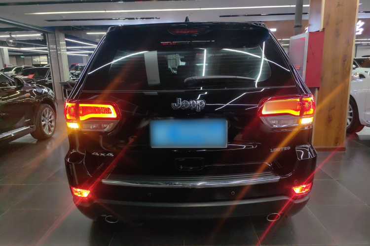 Jeep 大切诺基(进口) 2021款 3.0L 80周年纪念版车身外观6