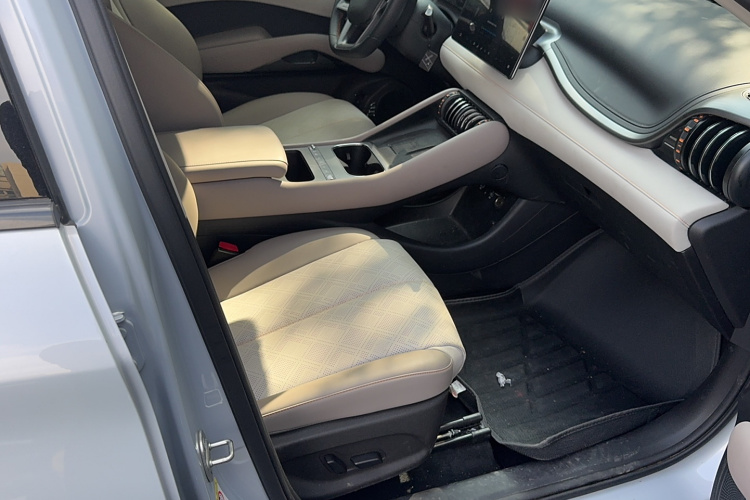 比亚迪 元PLUS 2025款 智驾版 510KM 超越型局部细节41