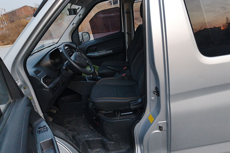 长安凯程 长安睿行M60 2023款 1.5L GDI舒适型客车6/7座局部细节19