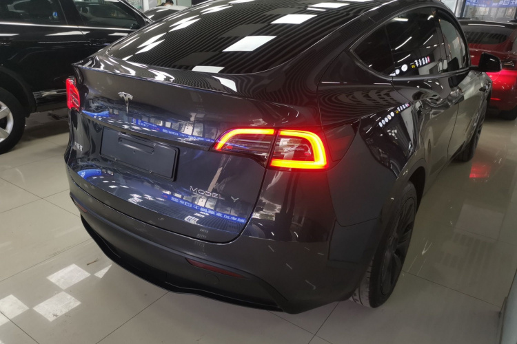 特斯拉 Model Y 2024款 后轮驱动版车身外观6005