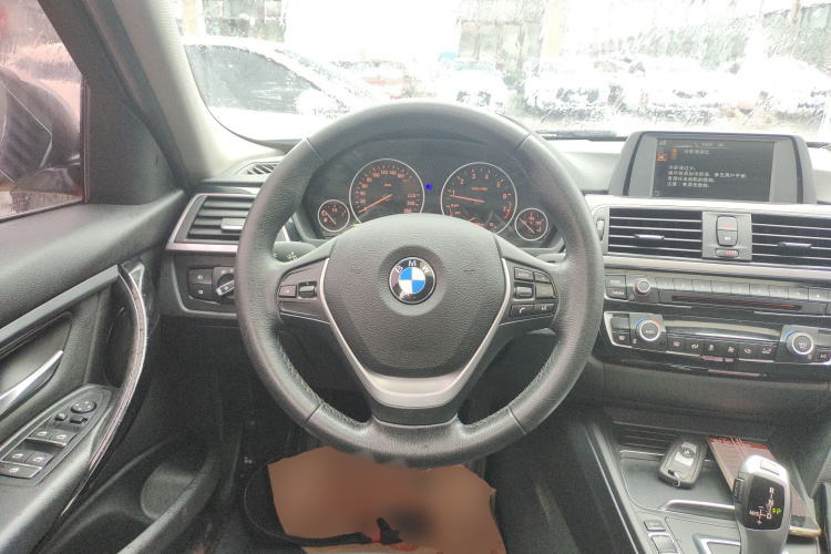 宝马3系 2017款 320Li 时尚型中控内饰13