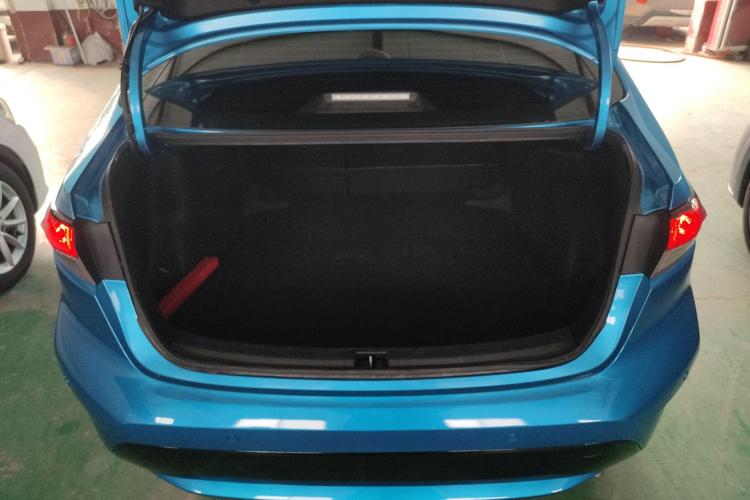 丰田 雷凌 2022款 185T CVT豪华版中控内饰23