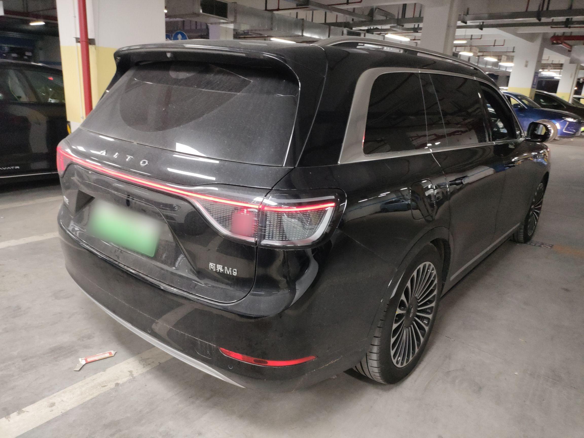 鸿蒙智行 问界M9 2024款 增程 Ultra版 42kWh 6座版