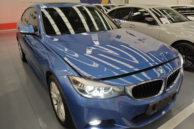 宝马3系GT 2018款 320i M运动型车身外观3