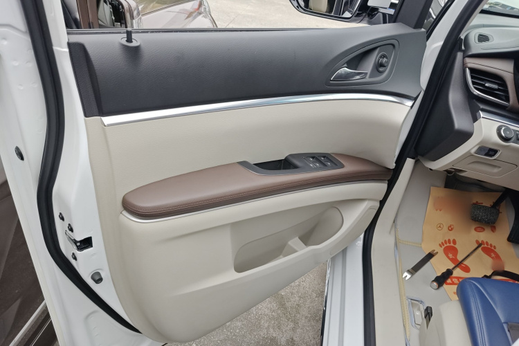 别克GL8 2023款 陆上公务舱 舒适型中控内饰7007