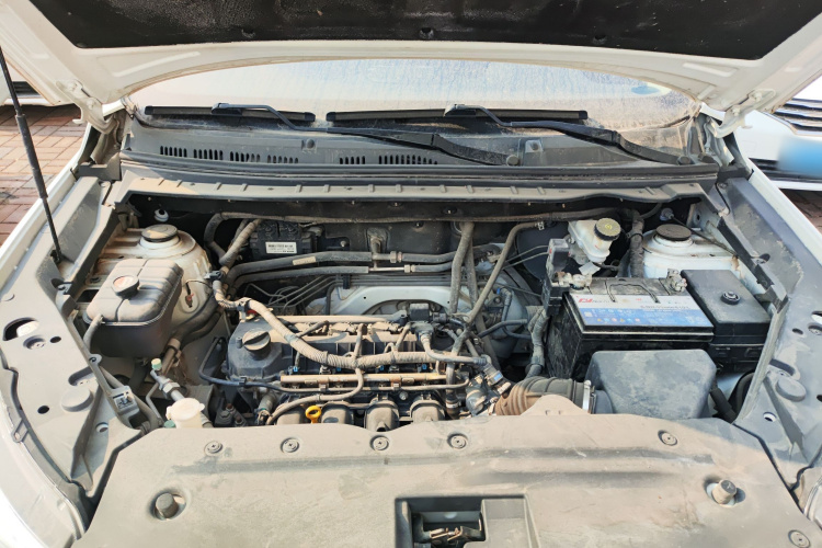 SWM斯威汽车 SWM斯威X7 2020款 2.0L 手动冠军版 7座机舱底盘24