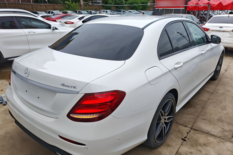 奔驰E级 2017款 E 200 运动型 4MATIC车身外观6