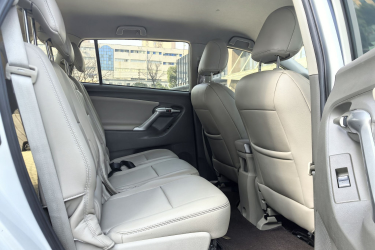 丰田 逸致 2015款 180E CVT跨界版中控内饰7010