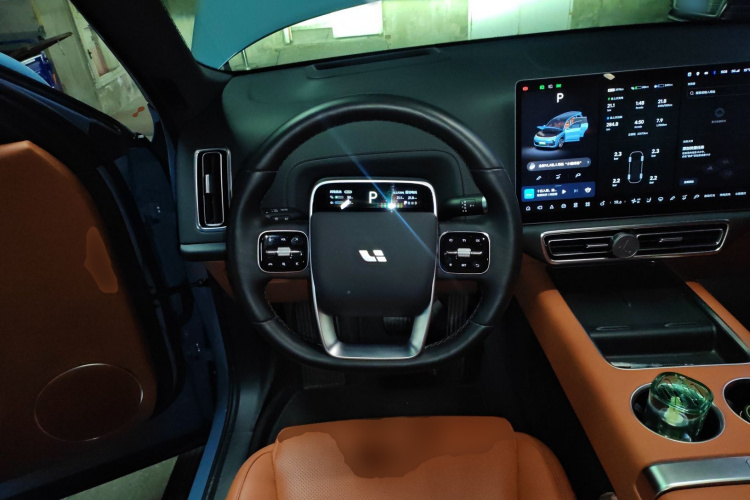 理想汽车 理想L9 2022款 Max中控内饰13