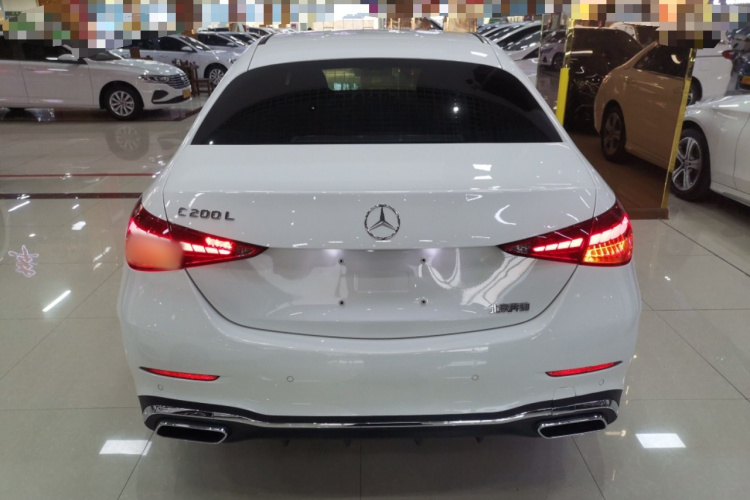 奔驰C级 2023款 改款 C 200 L 运动版车身外观6
