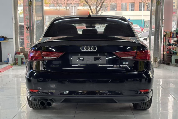 奥迪A3 2018款 30周年年型 Limousine 35 TFSI 进取型车身外观6003