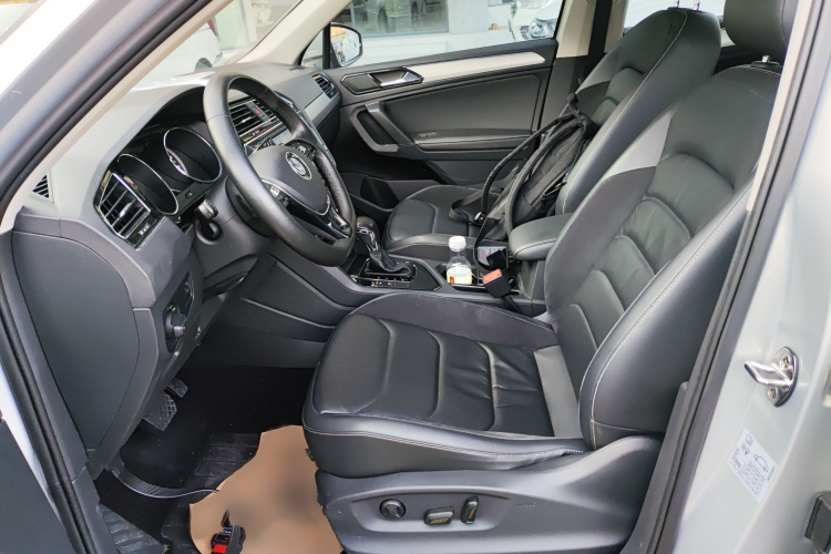 大众 途观L 2018款 330TSI 自动两驱豪华版局部细节19