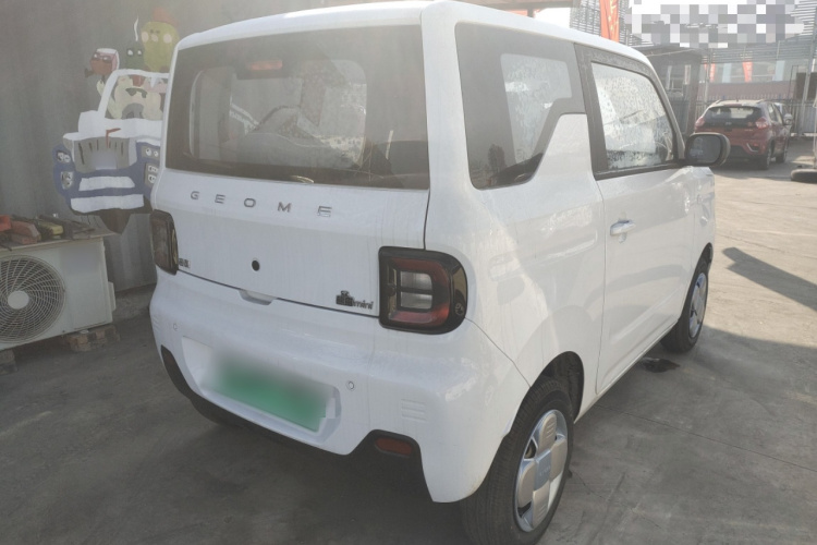 吉利银河 熊猫 2025款 210km 元气熊车身外观7