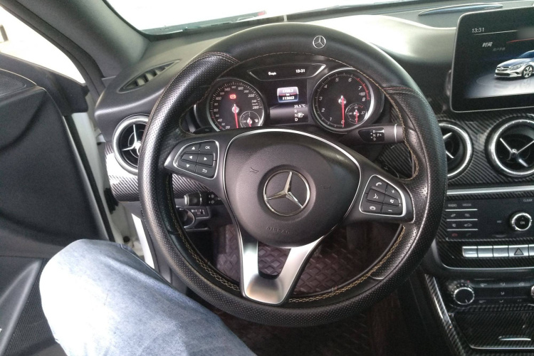 奔驰CLA 2018款 CLA 200 动感型局部细节13