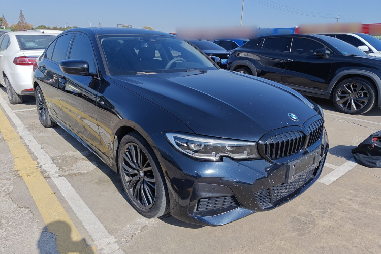 宝马3系 2020款 改款 325i M运动曜夜套装车身外观3