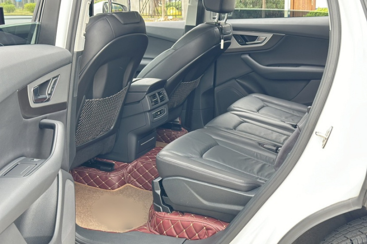 奥迪Q7 2016款 40 TFSI 舒适型中控内饰7004