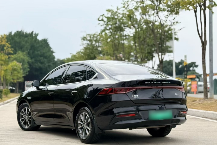 比亚迪 秦PLUS 2023款 冠军版 DM-i 55KM领先型车身外观6005