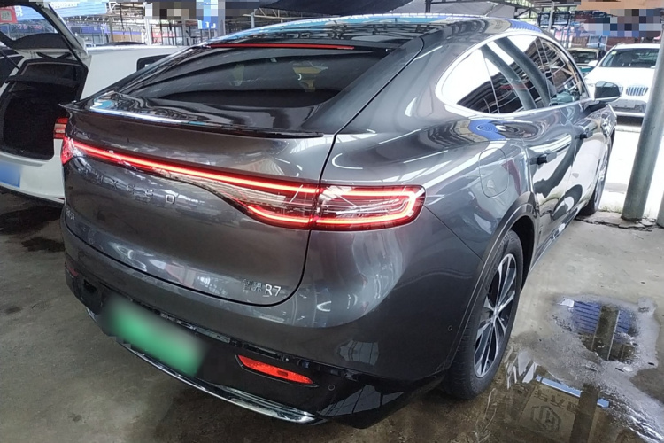 鸿蒙智行 智界R7 2025款 增程 251km Max车身外观7